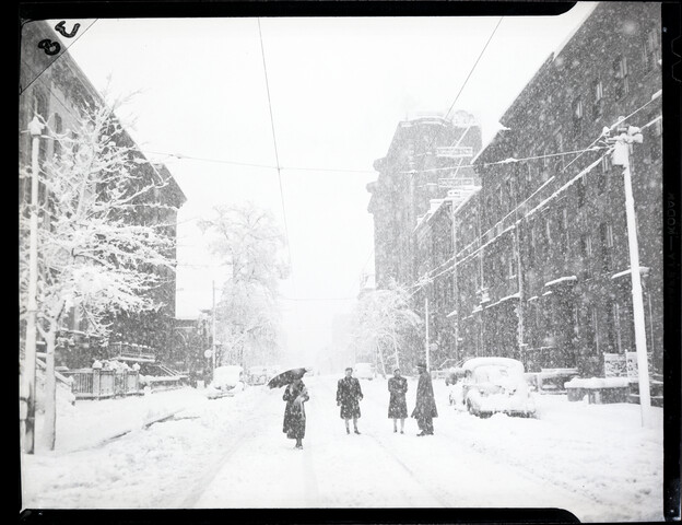 Snow on Palm Sunday on Park Avenue — 1942-03-29
