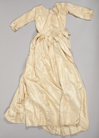 Dress — circa late 18th century