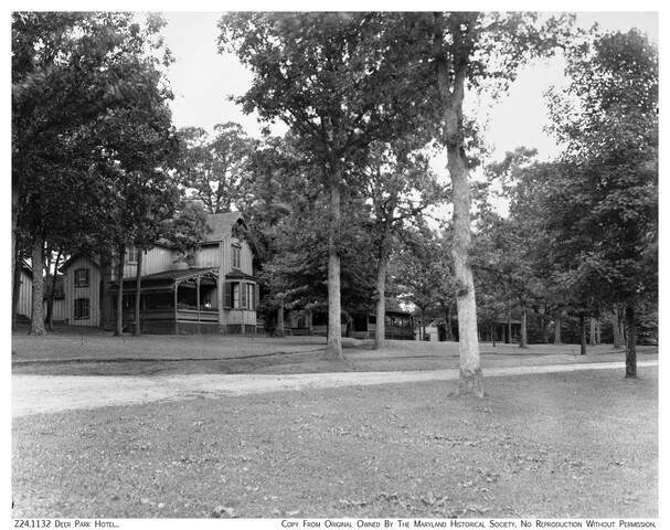 Deer Park Hotel cottage — circa 1900-1925