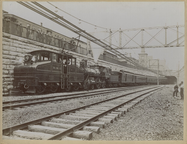Electric locomotive pulling B&O train — circa 1895
