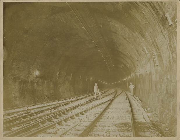 Howard Street Tunnel interior — circa 1895