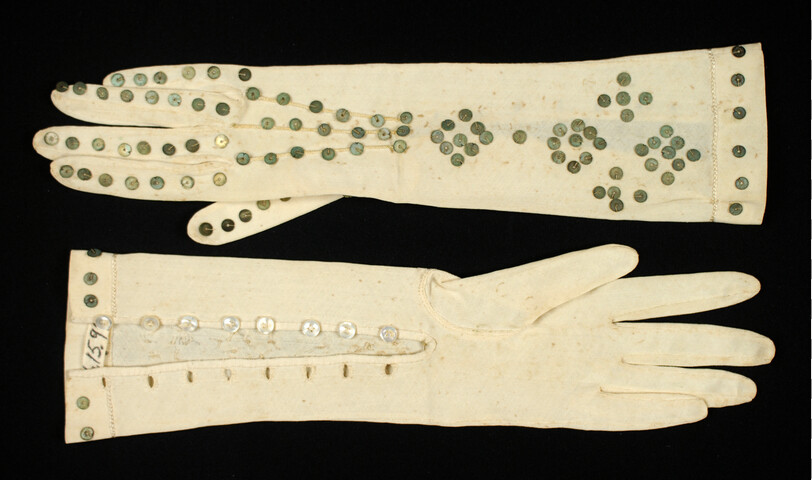 Glove — circa 1810