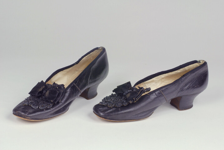 Shoe — circa 1877