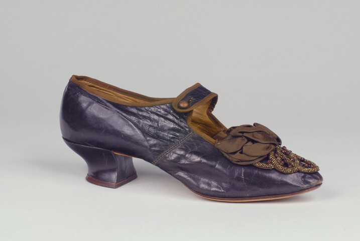 Shoe — circa 1890-1920