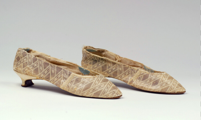 Shoe — circa 1800