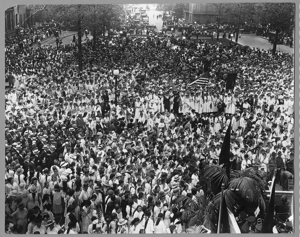 Mount Vernon Place celebration — 1917-05-14