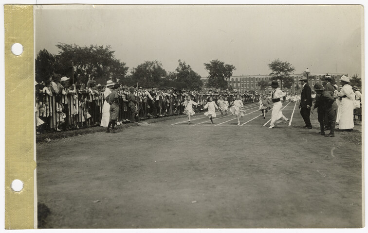 Field day at Patterson Park, Baltimore. — 1905-03-28