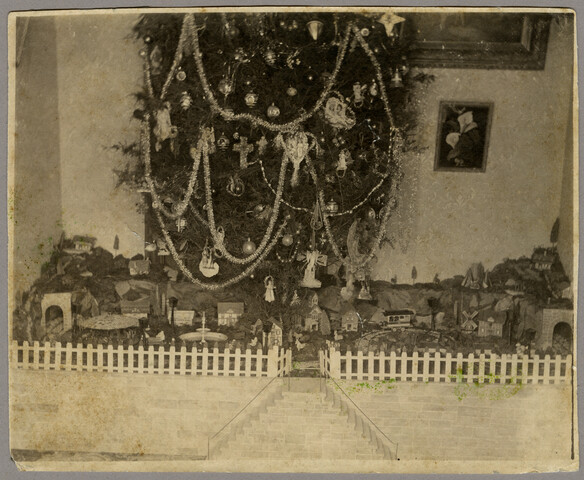 Christmas garden — circa 1910