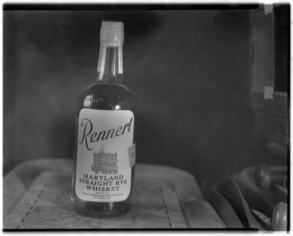 Rennert Maryland straight rye whiskey bottle — 1949-09