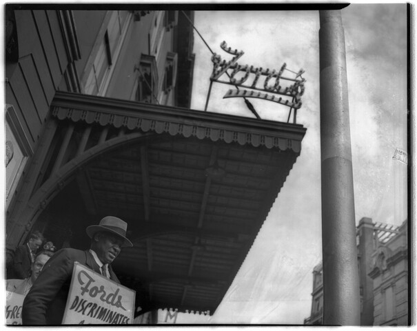 Paul Robeson protesting Jim Crow admissions policy at Ford’s Theatre — circa 1948-03