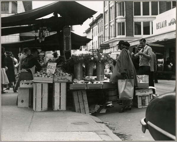 Flower and vegetable vendors at Belair Market — 1954-05-08