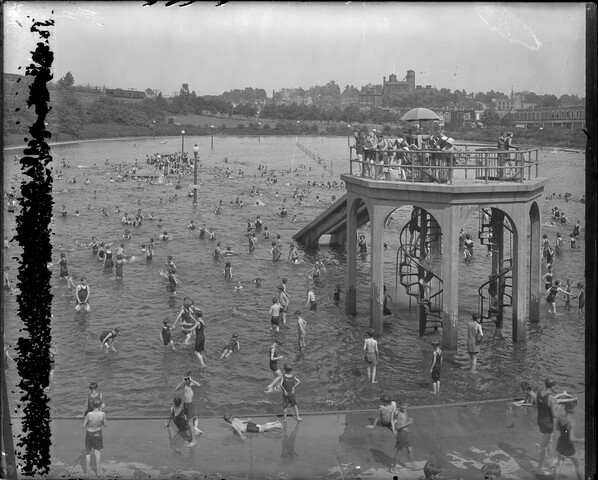 Clifton Park swimming pool — circa 1920