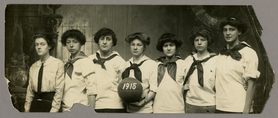Goucher College women’s basketball team — 1915
