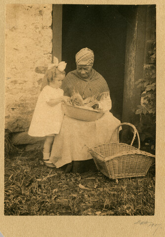 Eliza Benson with Anna Bradford Hayden — 1907